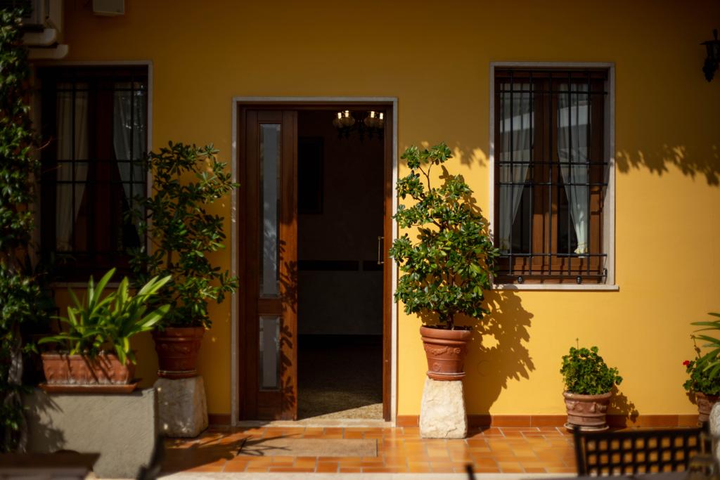 ingresso da cortile